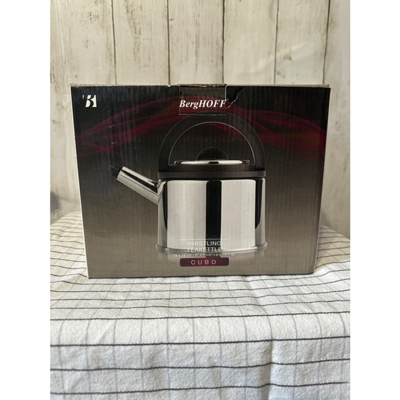 BergHOFF Cubo Whistling Teakettle 2.1 Qt Silver Black - Picture 3 of 6